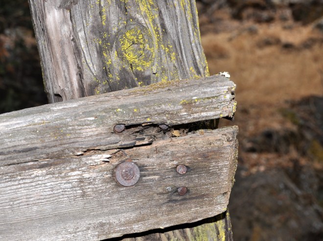 crossing fence posts