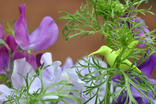 sweet peas in vases-002