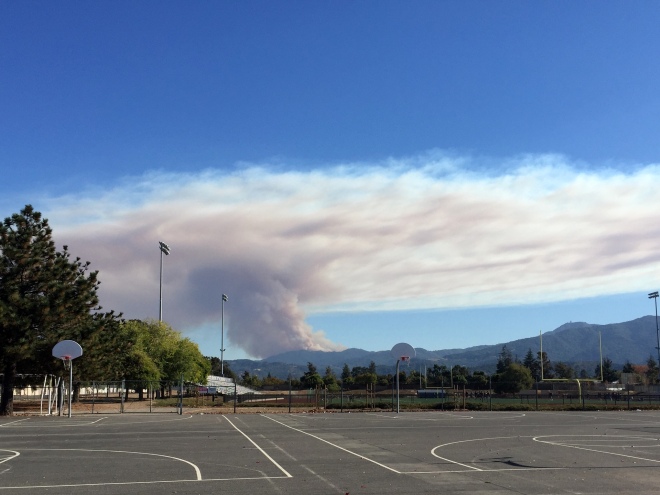 loma-fire-by-day