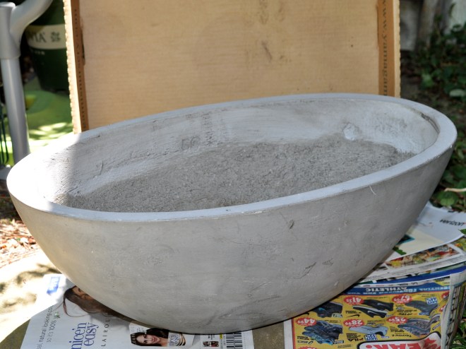 gray-pot-fairy-garden