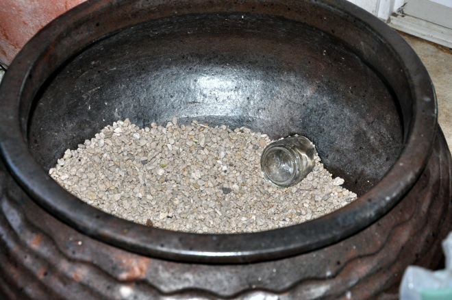 Hose bowl with plugged hole