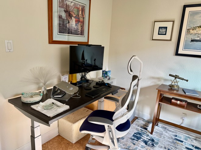 Sit to stand work desk